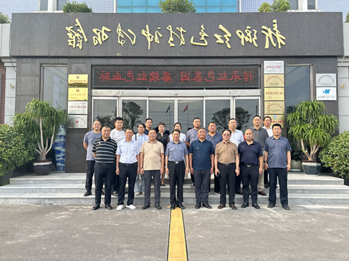 新乡市建设工程造价管理协会莅临新乡红色精神传习馆参观学习